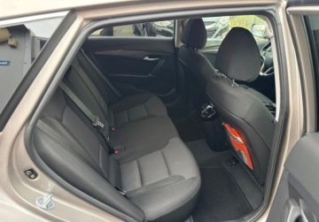 Hyundai i40 Kombi Facelifting 1.6 GDI 135KM 2017 Hyundai i40 elektryczne podgrzewane fotele, tryby jazdy 1.6 Benzyna 135KM, zdjęcie 24