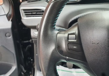 Peugeot 2008 I SUV 1.2 PureTech 110KM 2015 Peugeot 2008 Urban Cross LED Nawigacja GetHelp 1.2 Benzyna 110KM, zdjęcie 16