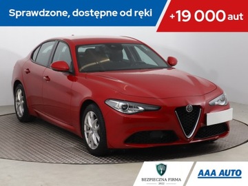 Alfa Romeo Giulia II Sedan Facelifting 2.0 Turbo 200KM 2020 Alfa Romeo Giulia 2.0 Turbo, Salon Polska
