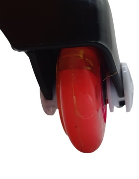 Гравитационная езда на автомобиль апельсиновой автомобиль