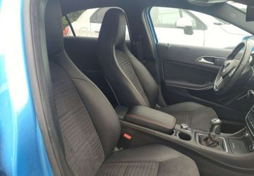 Mercedes Klasa A W176 Hatchback 5d Facelifting 180 122KM 2015 Mercedes-Benz Klasa A AMG sport line Super wyposazenie Super stan 1.6, zdjęcie 17