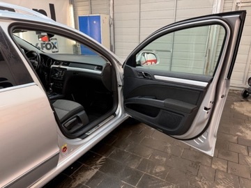 Skoda Superb II Sedan 2.0 TDI CR DPF 140KM 2013 Skoda Superb duze rodzinne kombi w 4x4 z automatyczna skrzynia dsg w bogat, zdjęcie 35