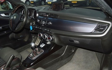 Alfa Romeo Giulietta Nuova II Hatchback 5d 1750 TBi 16v 235KM 2013 ALFA ROMEO GIULIETTA 1.8 TBi 235 KM, zdjęcie 31