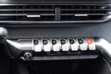 Peugeot 5008 II 2022 Peugeot 5008 LiftingPol SkoraNaviKameraAsystenty7 Foteli180KMBezwypadkowy, zdjęcie 17