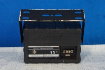 Динамик Bose 102 для поверхностного монтажа.