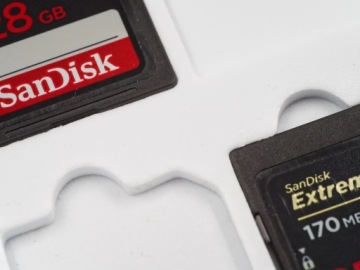 Коробка-органайзер для SD-карт, карт microSD 12