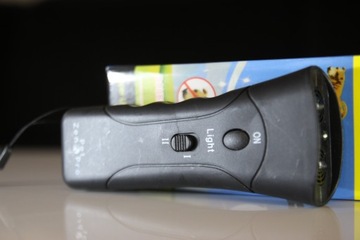 Ультразвуковой отпугиватель собак VIP SOLID, светодиодный дрессировщик для собак TRESURA MP036