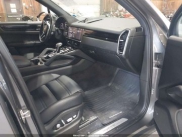 Porsche Cayenne III 2021 Porsche Cayenne E-HYBRID 2021, od ubezpieczalni 3.0 Benzyna 335KM, zdjęcie 6