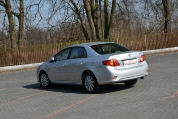 Toyota Corolla X Sedan 1.6 Valvematic 132KM 2009 Toyota Corolla 1.6Benzyna VVT-i 132KM 2009r. SALON, zdjęcie 3