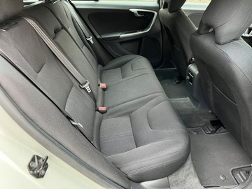 Volvo V60 I Kombi 1.6 T4 180KM 2011 Volvo V60 T4 180 KM Automat Podgrzewane fotele, zdjęcie 13