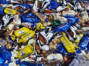 CUKIERKI CZEKOLADOWE HANKA SCHULZ mix 7,8 smaków 900g