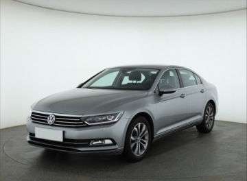 Volkswagen Passat B8 Limousine 1.8 TSI BlueMotion Technology 180KM 2017 VW Passat 1.8 TSI, Salon Polska, 1. Właściciel, zdjęcie 1