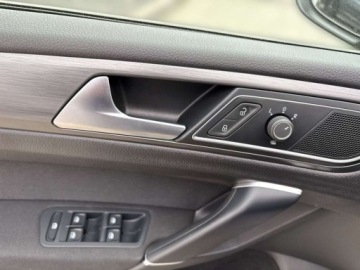 Volkswagen Golf Sportsvan Sportsvan Facelifting 1.0 TSI 115KM 2019 Volkswagen Golf Sportsvan TSI 115KM Comfortline Climatronic LED Aktywny, zdjęcie 11