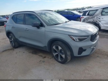 Volvo XC40 2024 Volvo XC 40 B5 Dark Theme 2024 2.0 Benzyna 247KM, zdjęcie 6