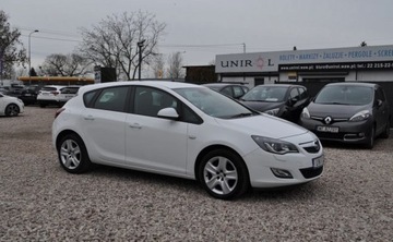 Opel Astra J Hatchback 5d 1.4 Turbo ECOTEC 140KM 2010 Opel Astra 1.4 Turbo Benzyna Xenon Tempomat Cz. parkowania INFINITI 1.4, zdjęcie 4