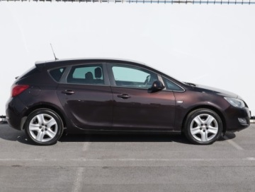 Opel Astra J Hatchback 5d 1.4 Turbo ECOTEC 120KM 2012 Opel Astra 1.4 T, Klima, Tempomat, Parktronic, zdjęcie 5