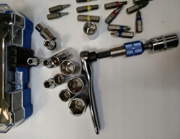 DEDRA Набор отверток и насадок 18A11S030