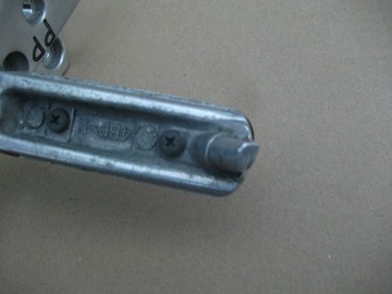 YAMAHA XJR 1200 КОМПЛЕКТ ПОДНОГИ ВОДИТЕЛЯ ПРАВЫЙ