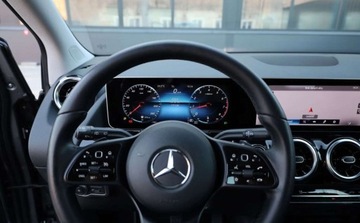 Mercedes Klasa B W247 Sports Tourer 1.3 B180  136KM 2019 Mercedes-Benz Klasa B Mercedes-Benz Klasa B 180 7G-DCT 1.3 Benzyna 136KM, zdjęcie 7