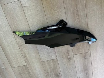 SUZUKI GSXR 600 750 K8 K9 PŁUG OWIEWKA OSŁONA