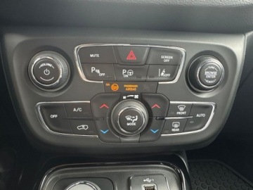 Jeep Compass II SUV 1.4 Multiair 170KM 2019 Jeep Compass LIMITED Skora Kamera Keyless Tempomat Led Serwis ASO, zdjęcie 17