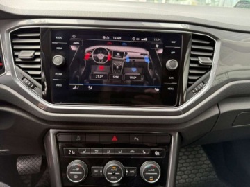 Volkswagen T-Roc I SUV 1.5 TSI ACT 150KM 2021 Volkswagen T-Roc 1.5TSI 150KM Premium DSGKameraNiski PrzebiegACCASOSalon P, zdjęcie 24