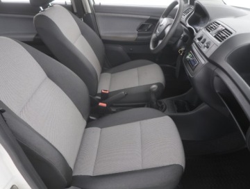 Skoda Fabia II Hatchback Facelifting 1.2 HTP 60KM 2011 Skoda Fabia 1.2, Salon Polska, zdjęcie 8