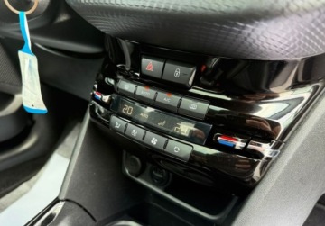 Peugeot 2008 I SUV Facelifting 1.2 PureTech 110KM 2019 Peugeot 2008 1.2 Benzyna 110KM, zdjęcie 18