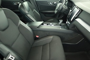 Volvo V60 II  Kombi 2.0 D4 190KM 2019 Volvo V60 Cross Country D4 2.0 AWD, Serwis ASO, zdjęcie 6