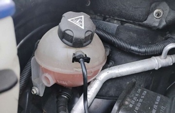 Peugeot 5008 I 2014 Peugeot 5008 2014r, 1.6 HDI. AUTOMAT. Uszkodzony dach i lekko lewy bok. 1.6, zdjęcie 17