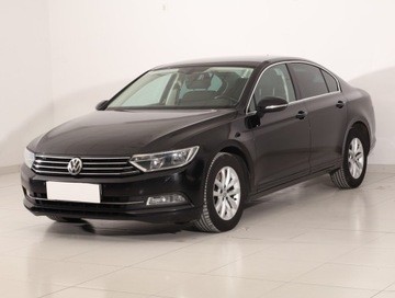 Volkswagen Passat B8 Limousine 2.0 TDI BlueMotion Technology 150KM 2015 VW Passat 2.0 TDI, Automat, Navi, Klima, zdjęcie 1