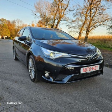 Toyota Avensis III Wagon Facelifting 2015 2.0 D-4D 143KM 2016 Toyota Avensis Kamera CofaniaNawigacjaAluminiowe FelgiSkorzana TapicerkaGw, zdjęcie 5