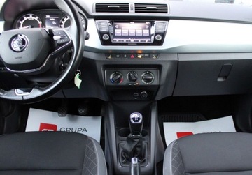 Skoda Fabia III Hatchback Facelifting 1.0 TSI 95KM 2020 Skoda Fabia 1.0 TSI 95KM M5 Ambition Czujniki parkowania SmartLink SalonPL, zdjęcie 16