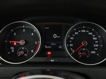 Volkswagen Golf VII GTD Variant Facelifting 2.0 TDI-CR BMT 184KM 2017 Volkswagen Golf GTD 184KM PDC grzane fotele, zdjęcie 17