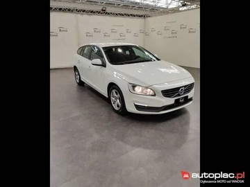 Volvo V60 I Kombi Facelifting 2.0 D3 DRIVE-E 150KM 2017 Volvo V60 I 2.0 D2 I rej. 02/2017, 150 KM, bezwypadkowy, zdjęcie 6
