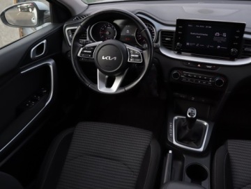 Kia Ceed III Kombi Facelifting 1.5 T-GDI 160KM 2022 Kia Ceed 1.5 T-GDI, Salon Polska, Serwis ASO, zdjęcie 6