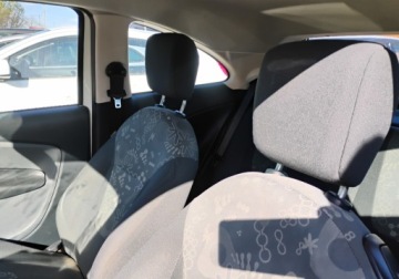 Ford Ka III 1.2 Duratec 69KM 2012 Ford KA 2012r, 1.2 Benzyna. Uszkodzony tyl i lekko lewy przod. Jezdzi., zdjęcie 8