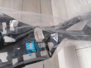 10369. MACAN VÝZTUHA NÁRAZNÍK LEVÝ ZADNÍ 95B807253C
