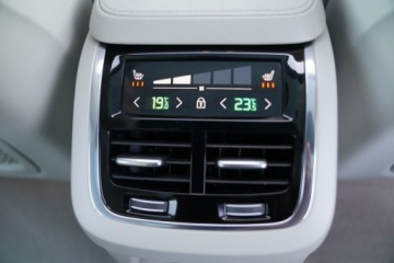 Volvo XC90 II SUV Plug-In 2.0 T8 Twin Engine Plug-in Hybrid 391KM 2021 Volvo XC 90 RECHARGE panorama FUL LED 7-os SKÓRA, zdjęcie 25