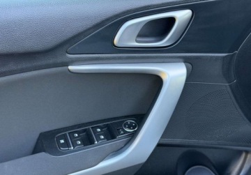 Kia Ceed II Kombi Facelifting 1.4 DOHC 100KM 2018 Kia Ceed 1.4 100KM Android Klima Kamera Led Bezwypadkowy Dla wymagajacy, zdjęcie 29