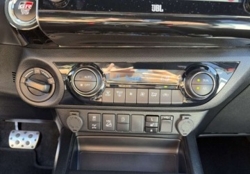 Toyota Hilux VIII Podwójna kabina Facelifting 2.8 D-4D 204KM 2023 Toyota Hilux 2.8 D-4D Double Cab GR Sport 4x4 VAT 23 1 wlasciciel ASO, zdjęcie 14