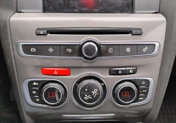 Citroen C4 II Hatchback 5d Facelifting 1.6 HDi 92KM 2015 Citroen C4 2015r, 1.6 HDI. Lekko uszkodzony lewy przod. Jezdzi. 1.6 92KM, zdjęcie 13