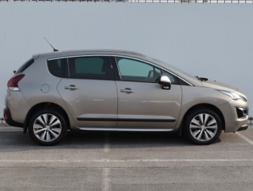 Peugeot 3008 I Crossover Facelifting 1.2 PureTech 130KM 2016 Peugeot 3008 1.2 PureTech, Salon Polska, zdjęcie 5