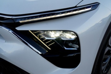 Citroen C5 X Liftback 1.6 PureTech  181KM 2023 Citroen C5X GT LINE blis SKORA nawi FULL LED kame, zdjęcie 13