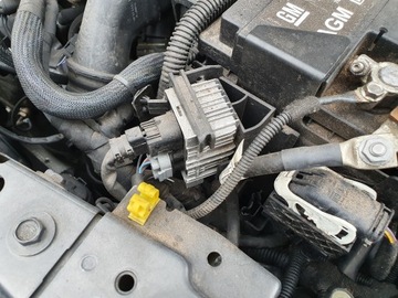PRZEKAŹNIK ŚWIEC ŻAROWYCH OPEL ASTRA J 2.0 CDTI