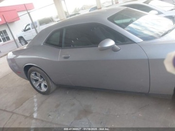 Dodge Challenger III 2015 Dodge Challenger 2015 Dodge Challenger SXT 3.6 Benzyna 305KM, zdjęcie 2