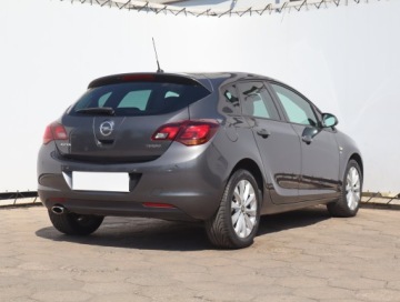Opel Astra J Hatchback 5d 1.6 Turbo ECOTEC 180KM 2012 Opel Astra 1.6 T, Xenon, Klima, Klimatronic, zdjęcie 4