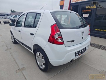 Dacia Sandero I 2009 Dacia Sandero 1,2 16v klima elektryka wspomaganie oplacona 1.2 Benzyna, zdjęcie 7