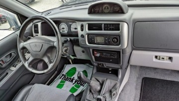 Mitsubishi Pajero III 2.5 TD 115KM 2005 Mitsubishi Pajero 2.5 D 116kM 4x4 Klimatronik Tempomat Czujniki Park. Hak, zdjęcie 4