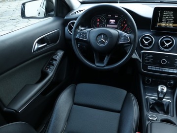 Mercedes Klasa A W176 Hatchback 5d Facelifting 160 102KM 2016 Mercedes A A 160, Salon Polska, Skóra, Klima, zdjęcie 6